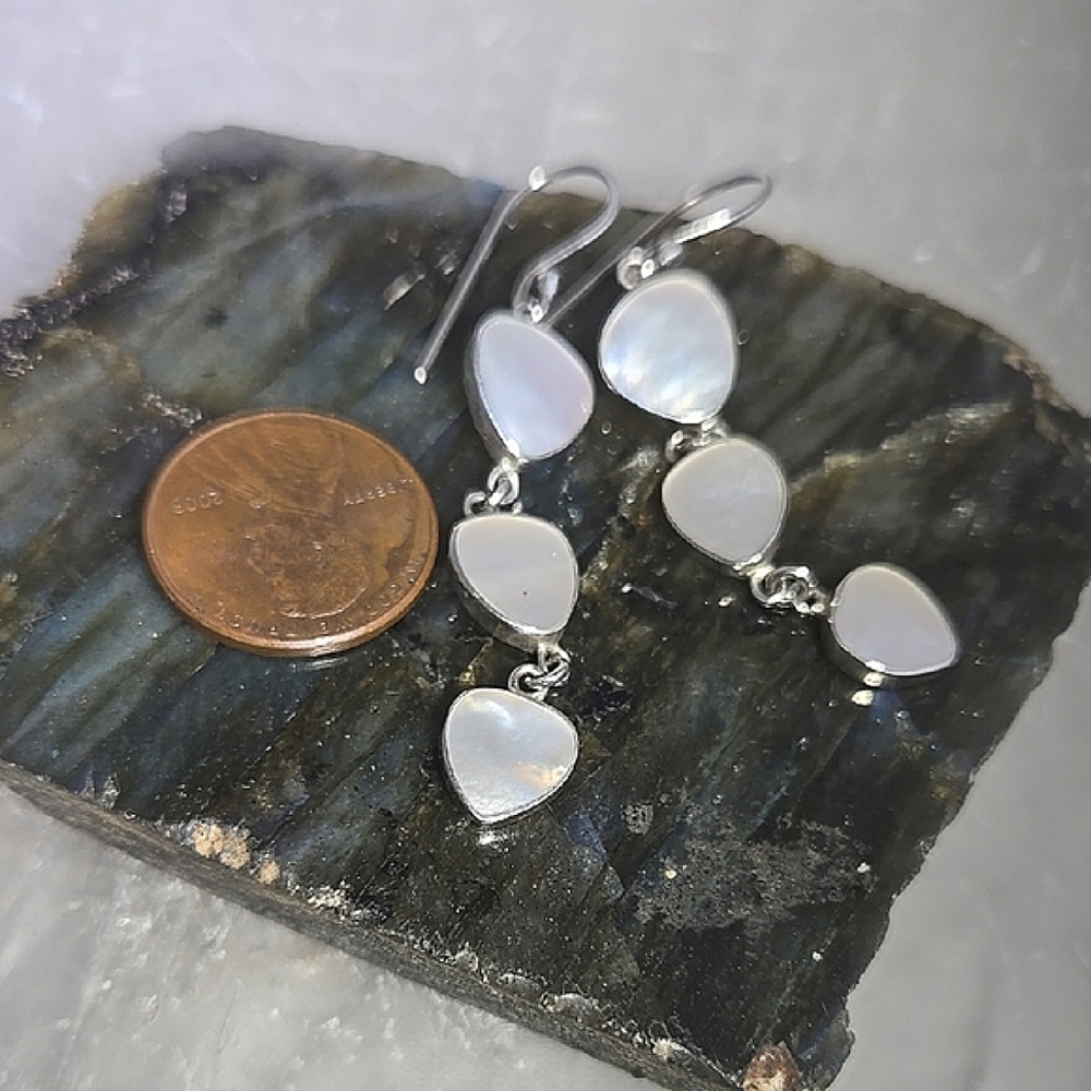 Silver Mother of Pearl Dangle Earrings - Picture 4 of 6